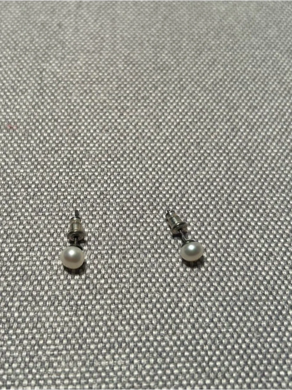Pearl post dainty tiny fashion earrings for pierced ears
